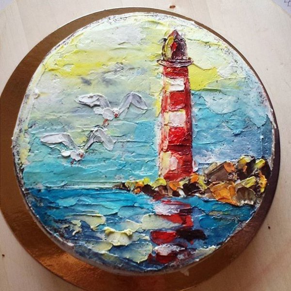 Торт раскрашен мастихином