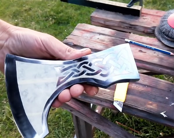 Скандинавские узоры викингов на Топорах