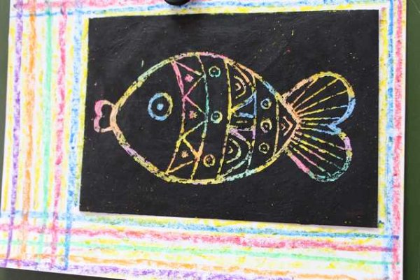 Рыбки в технике граттаж