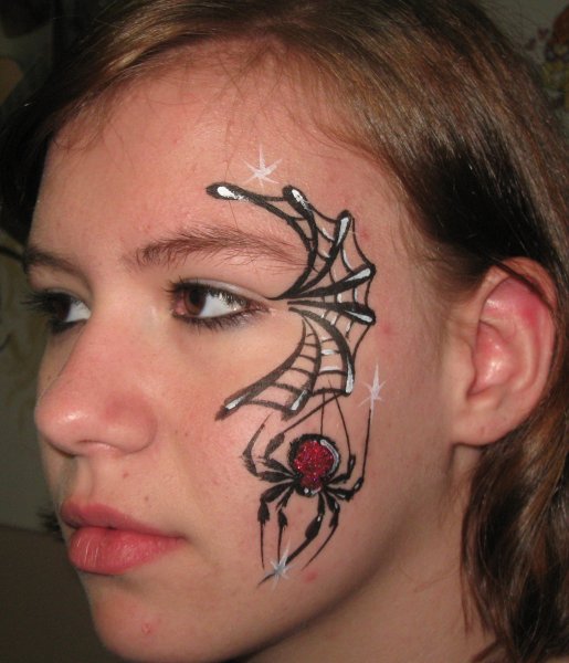 Грим паука на лице для детей