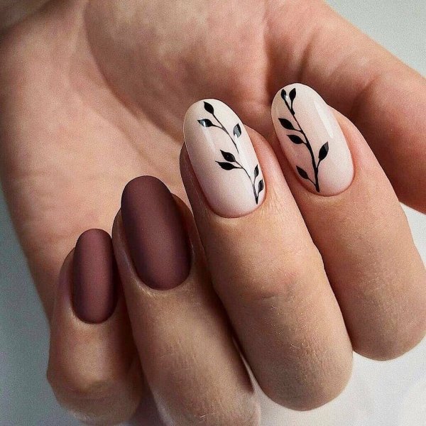 Маникюр с веточками и листочками