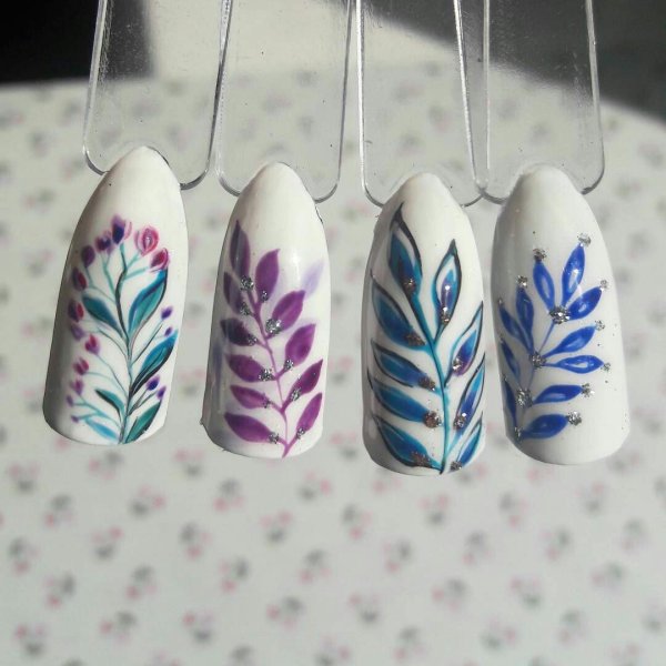 Веточки на ногтях