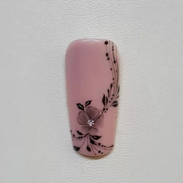 Простые цветочки на ногтях