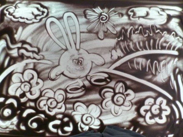 Простой рисунок на песке