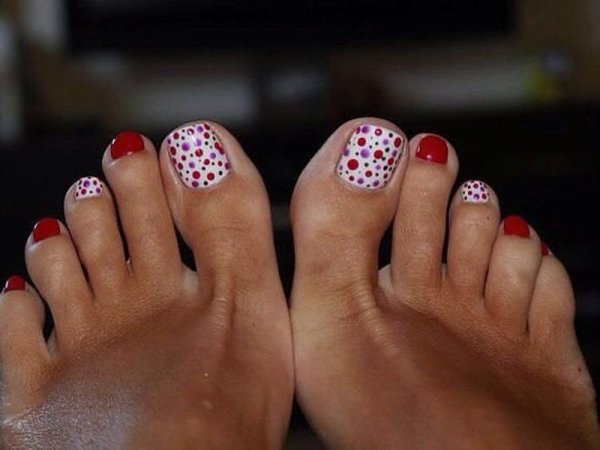 Педикюр с точками