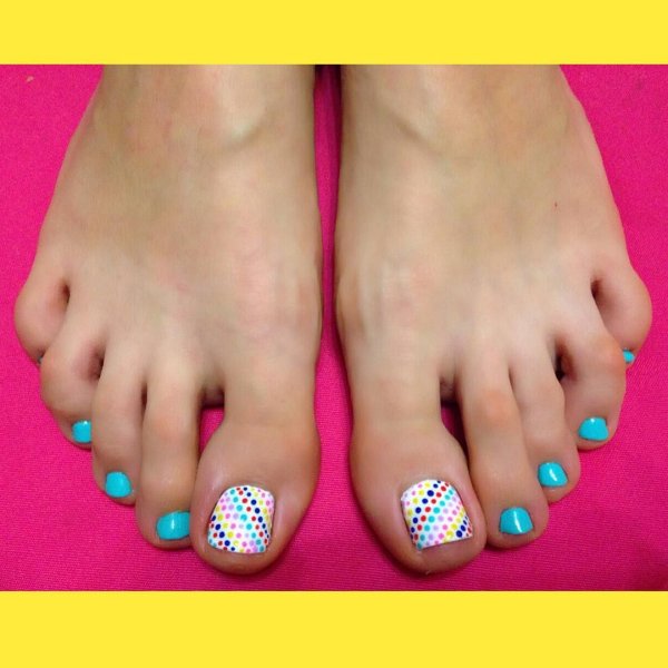 Несложный педикюр
