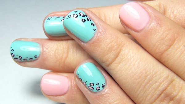 Несложный маникюр на короткие ногти