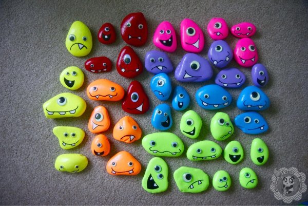 Роспись камней кошки