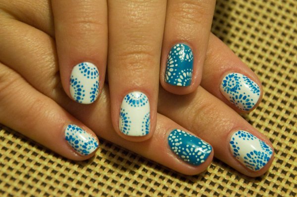 Простые узоры на ногтях