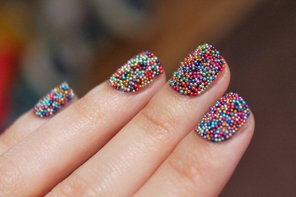 Прозрачные ногти с блестками