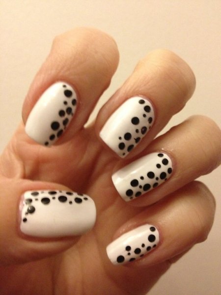 Простой несложный маникюр