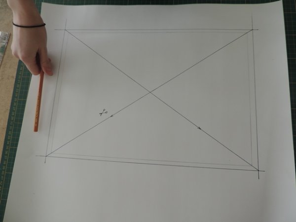Бумажная рамка для рисунка