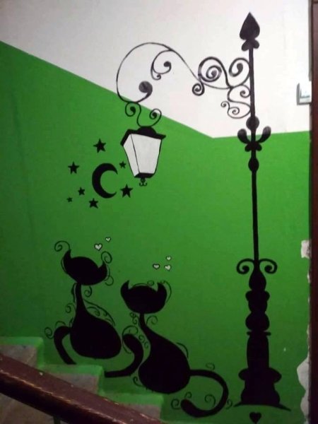 Рисование на стенах в подъезде