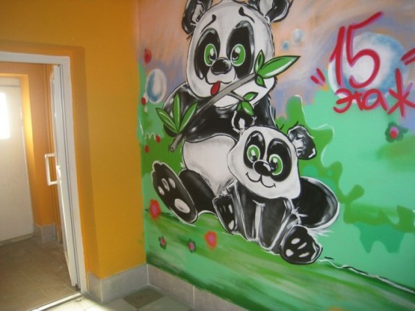 Рисунки в подъезде