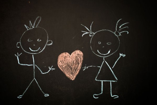 Надписи на грифельной доске в детской