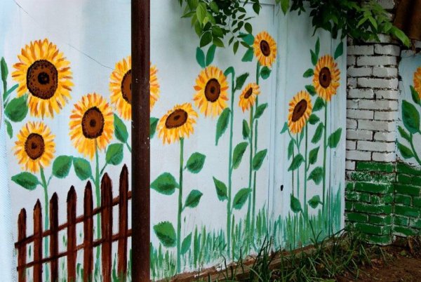 Разрисовать стену на даче