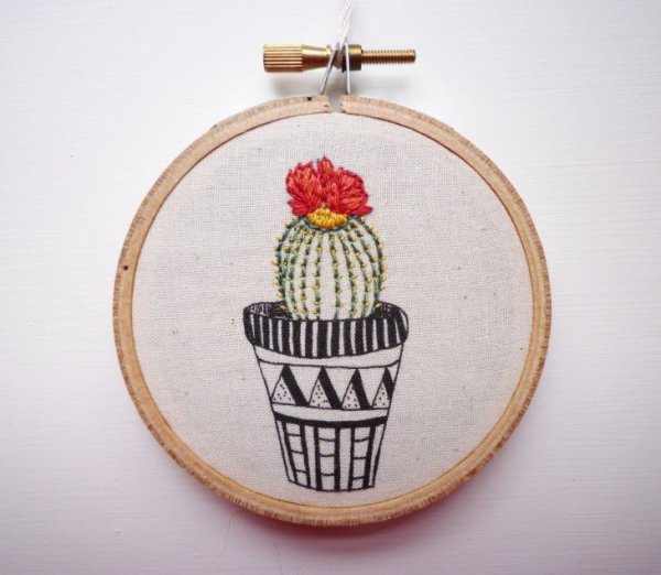 Декор на пяльцах