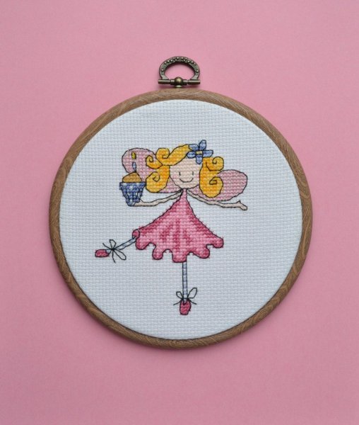 Вышивка на пяльцах