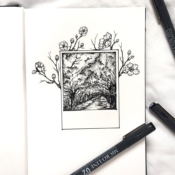 Скетчбук для рисования черной ручкой