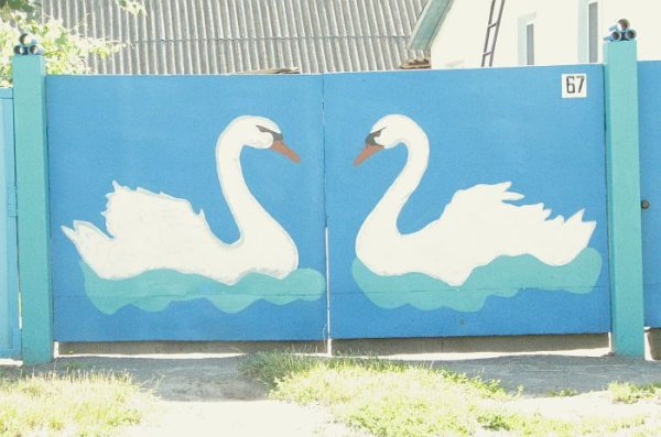 Разрисовать ворота гаража