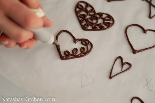 Простые узоры на торте