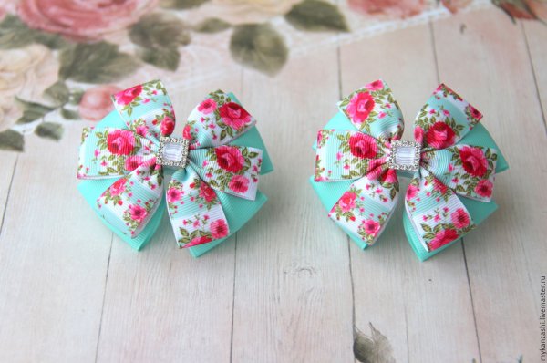Бантики канзаши из репсовых лент с рисунком