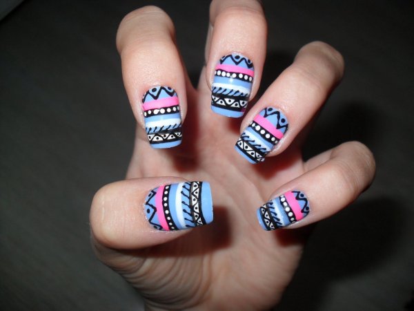 Яркий маникюр для подростков