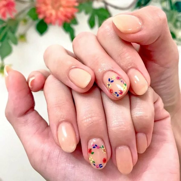 Маникюр на маленькие ногти