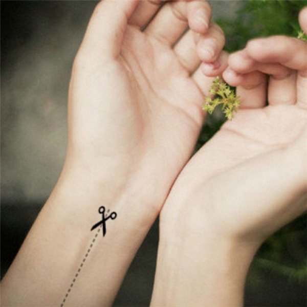 Тату на запястье для подростка