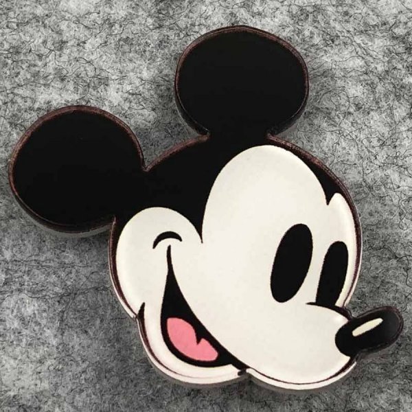 Микки Маус с косяком