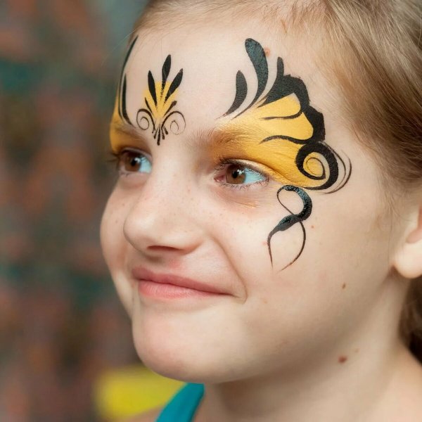 Узоры на лице легкие