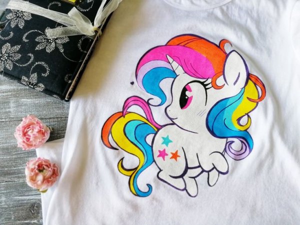 Нарисовать рисунок на ткани