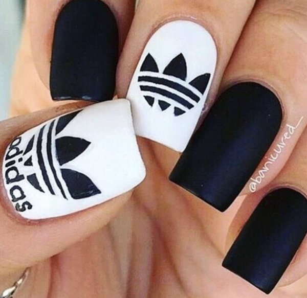 Красивые ногти для подростков черные