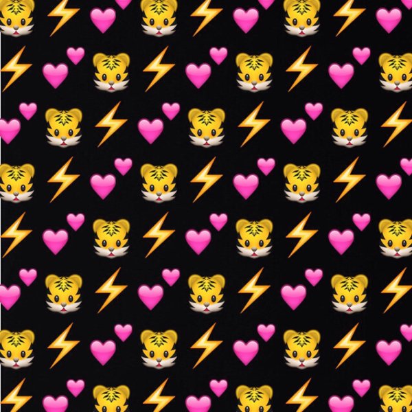 Смайлик на желтом фоне