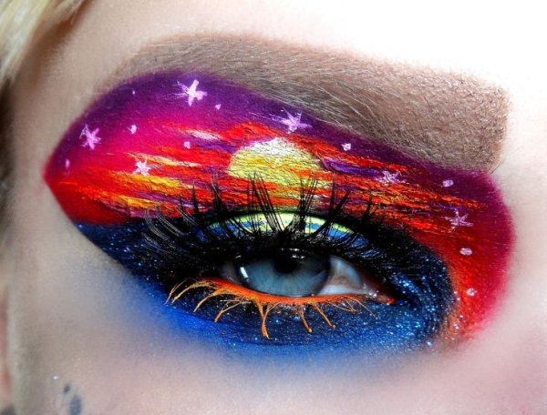 Необычный макияж глаз