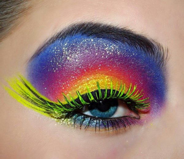 Красивый макияж глаз необычный