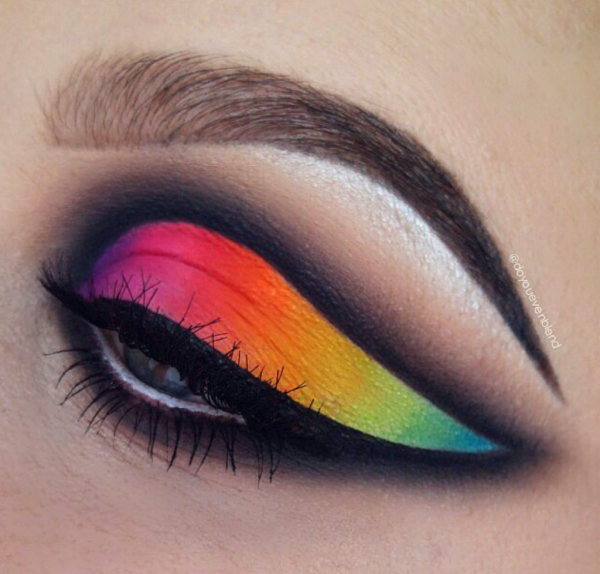 Радужные макияж глаз