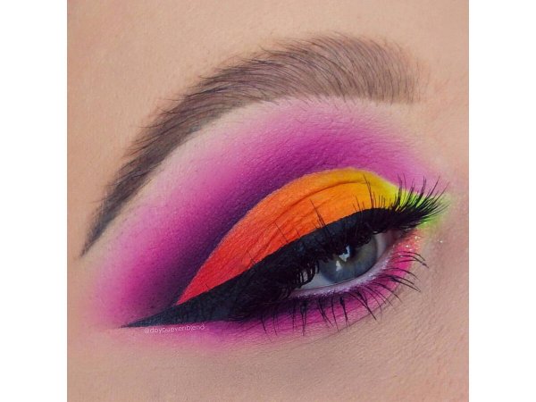 Разноцветный макияж глаз