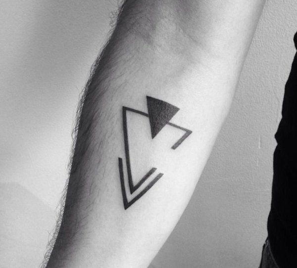 Тату на руку для мужчин маленькие