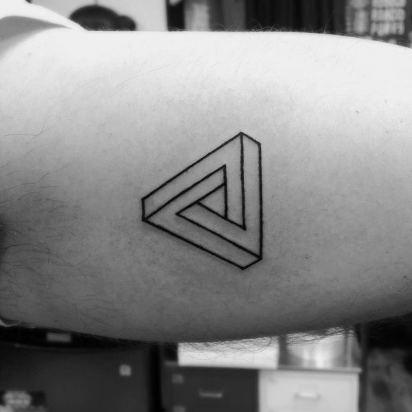 Тату треугольник