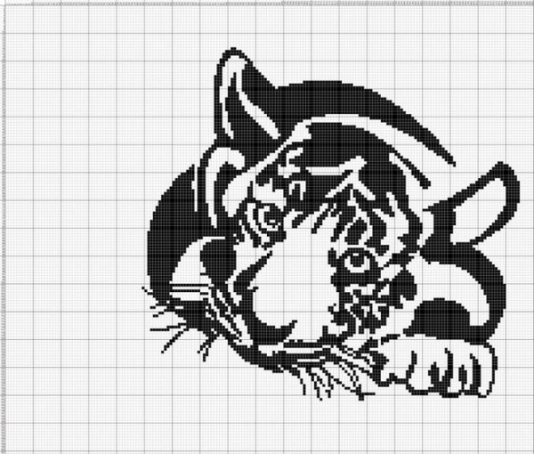 Монохромная вышивка тигр
