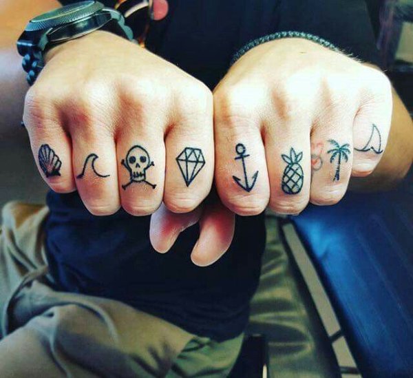 Прикольные тату на пальцах