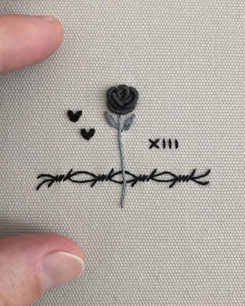 Простая вышивка на одежде