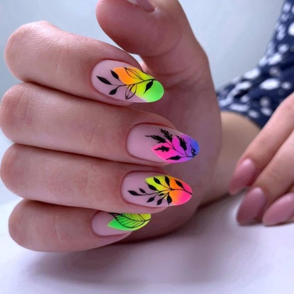 Маникюр лето