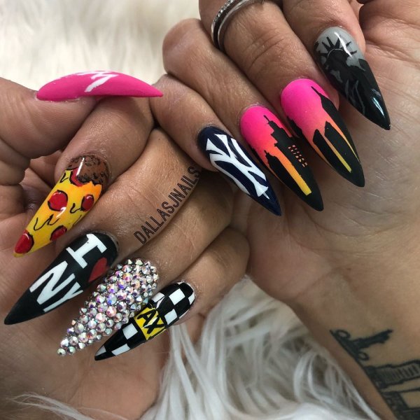 Яркие необычные ногти