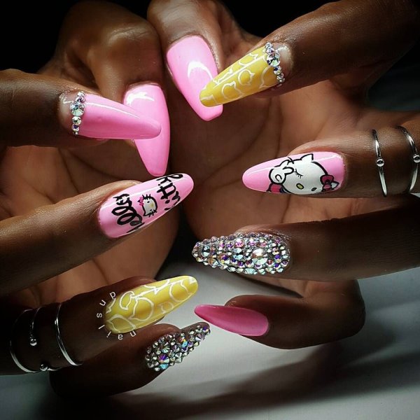 Маникюр дерзкий и яркий