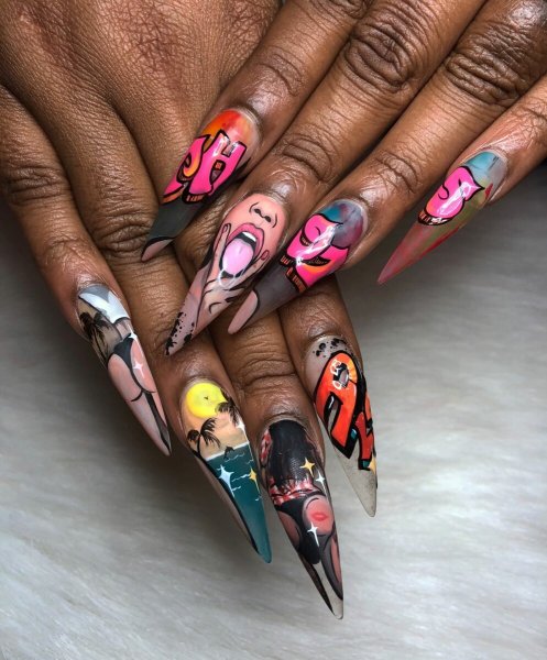 Ногти острые яркие