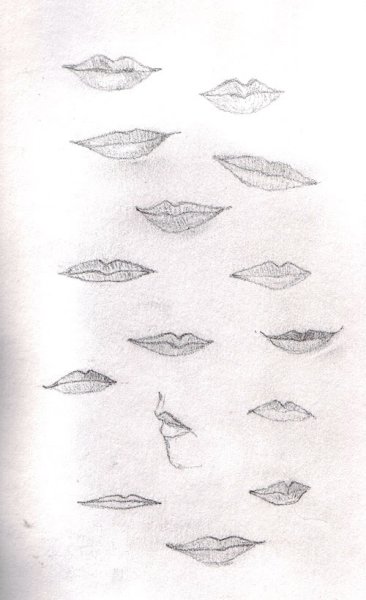 Тонкие губы карандашом