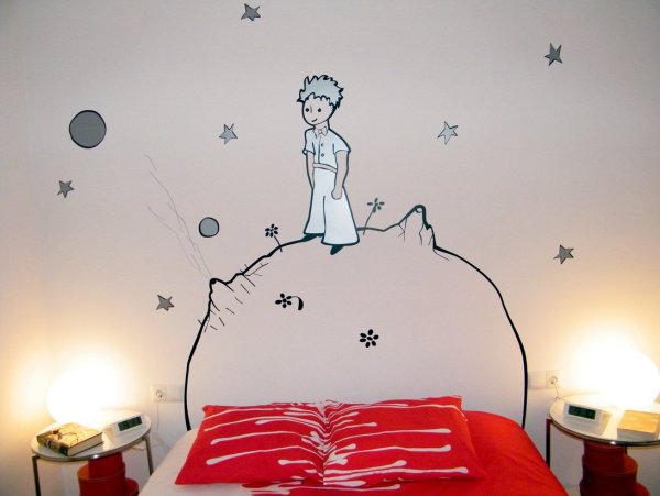 Наклейки на стену украш