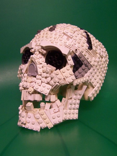 Череп из лего